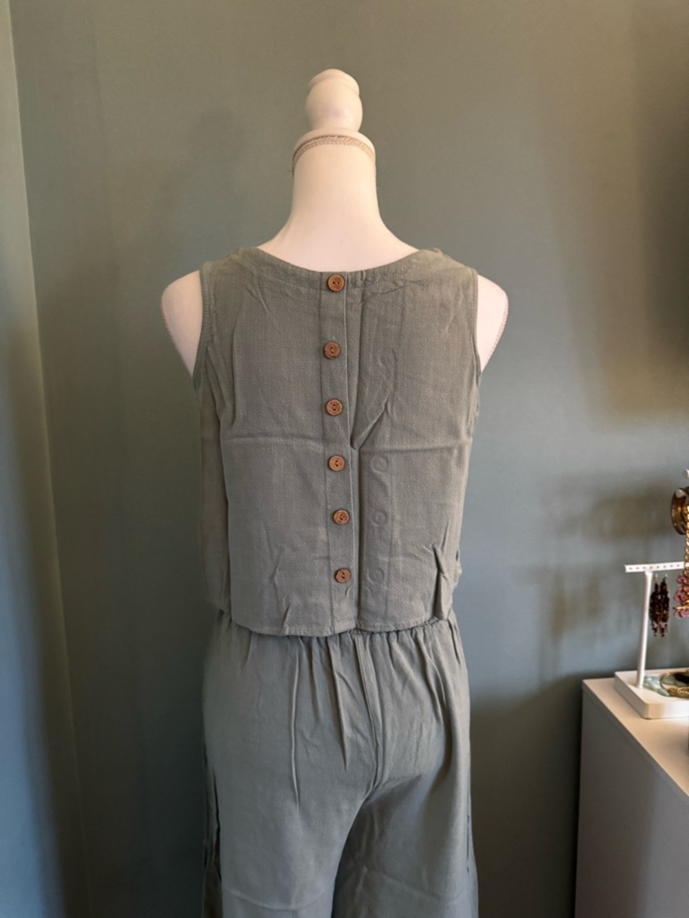 EUC Linen Blend Sleeveless Sage Green Crop Pants Set Small - Picture 4 of 4